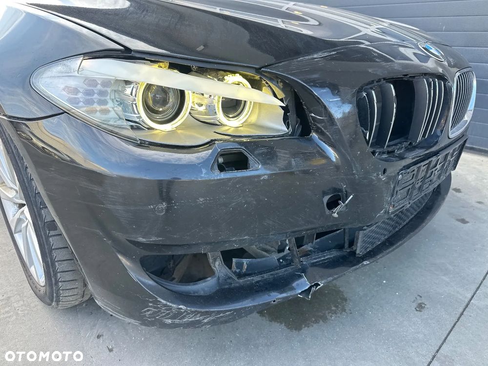 BMW Seria 5 525d xDrive - 13
