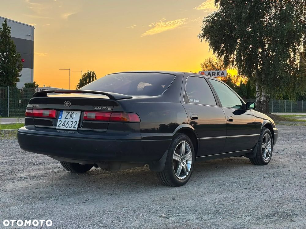 Toyota Camry - 8
