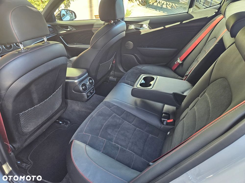 Kia Stinger - 7