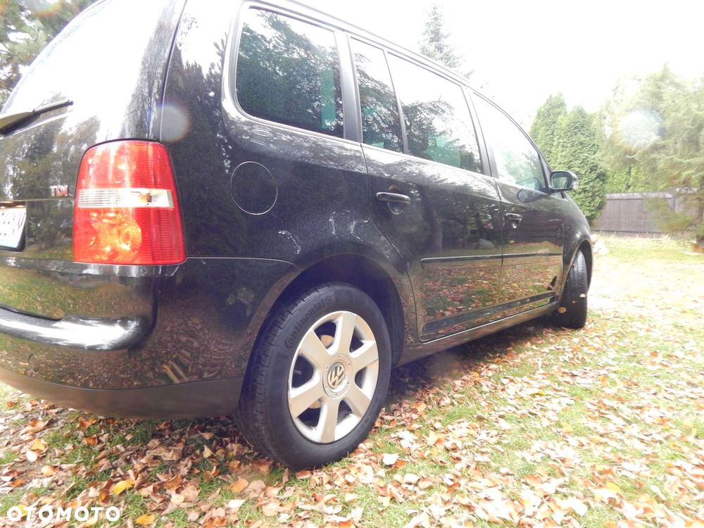 Volkswagen Touran 2.0 TDI Highline - 9