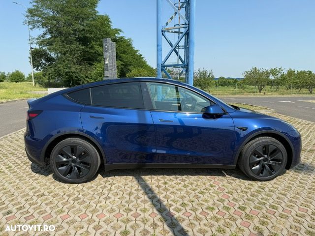 Tesla Model Y RWD - 4
