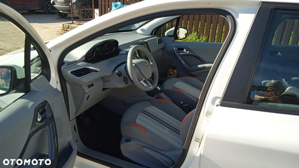 Peugeot 208 1.2 PureTech Active - 11