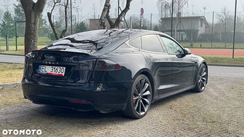 Tesla Model S - 5