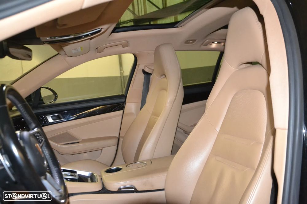 Porsche Panamera Sport Turismo 4 E-Hybrid Platinum Edition - 18