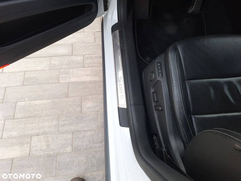 Skoda Superb 1.8 TSI Platinum Outdoor - 12
