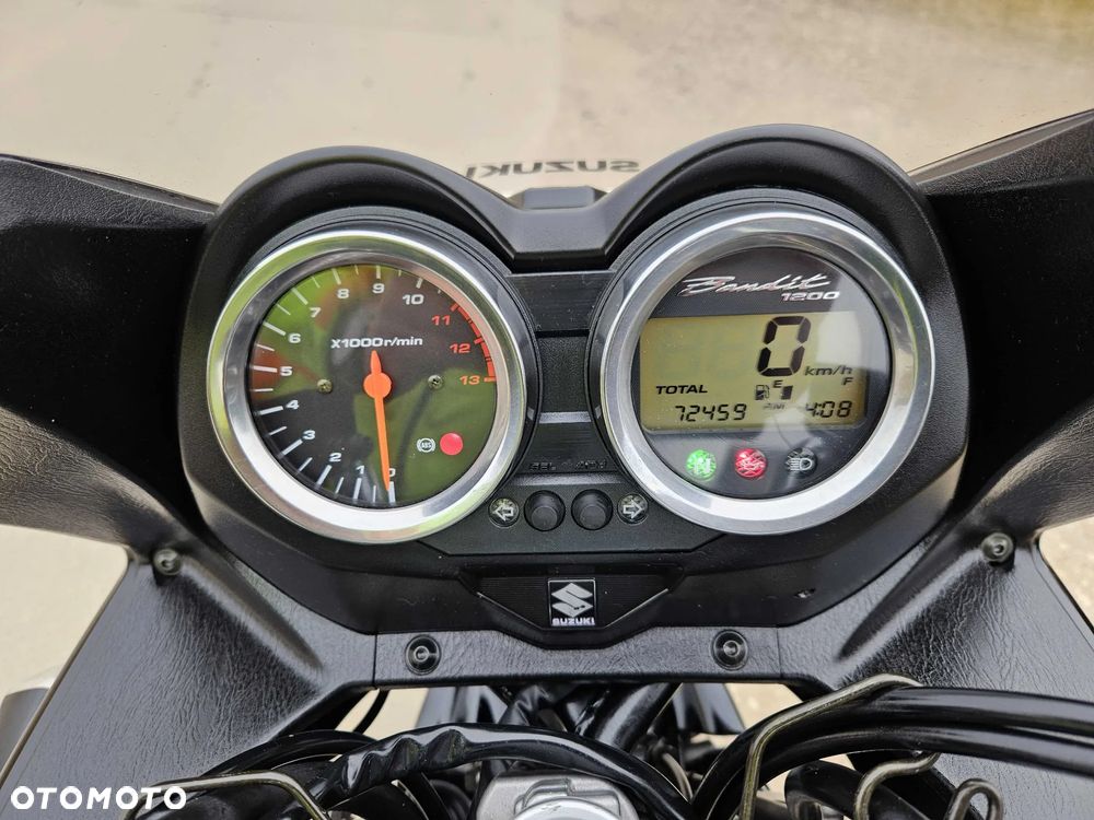 Suzuki Bandit - 25
