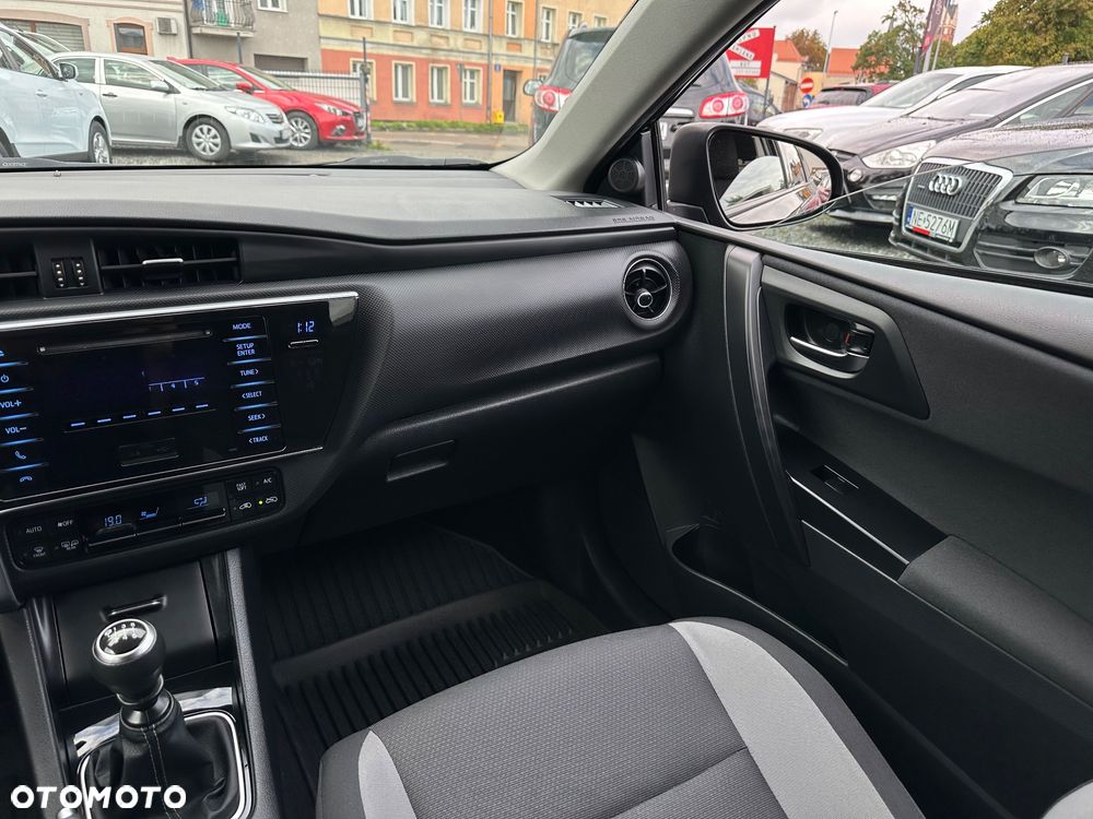 Toyota Auris 1.6 Dynamic - 27