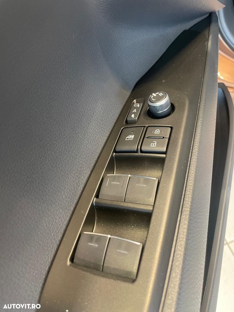 Toyota Camry 2.5 HEV Executive - 12