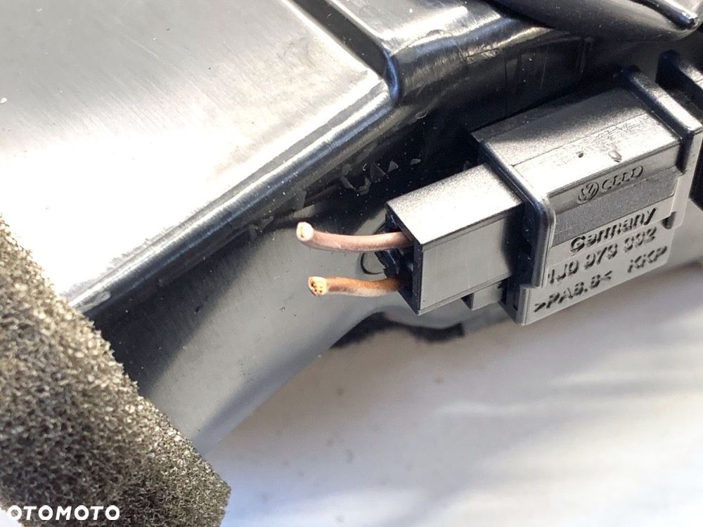 KRATKA NAWIEWU PRAWY PRZÓD  VW PASSAT B7 (362) 2010 - 2015 2.0 TDI 103 kW [140 KM] olej napędowy - 4