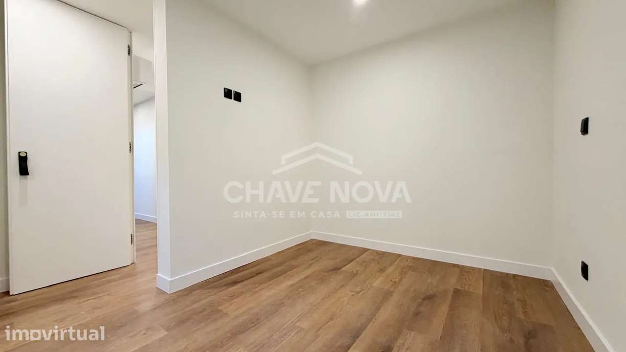 Moradia T3 Renovada em Campanhã (junto ao Jardim da Corujeira) - Grande imagem: 3/27