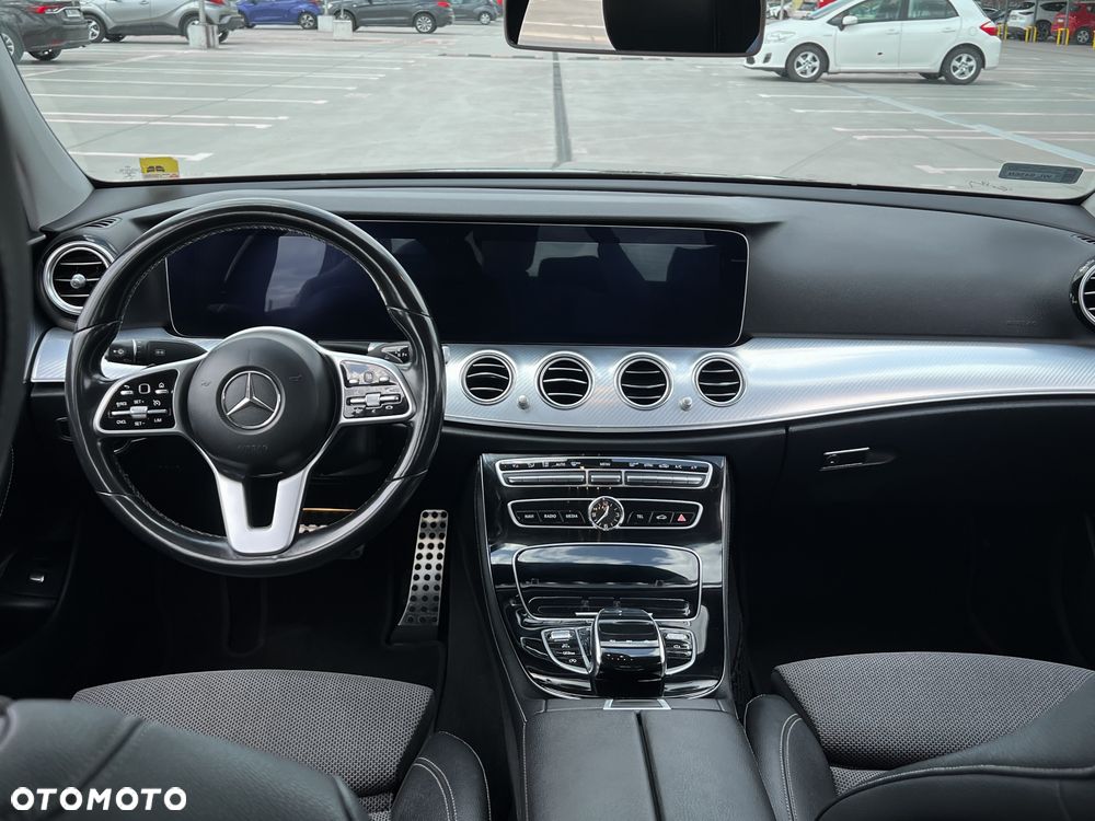 Mercedes-Benz Klasa E 200 d 9G-TRONIC - 23