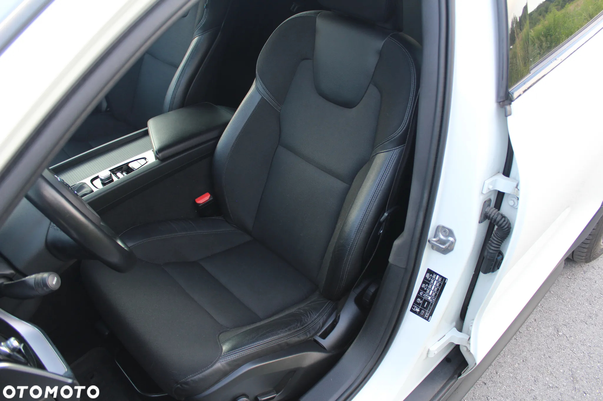 Volvo V60 Cross Country D4 AWD Geartronic Pro - 24