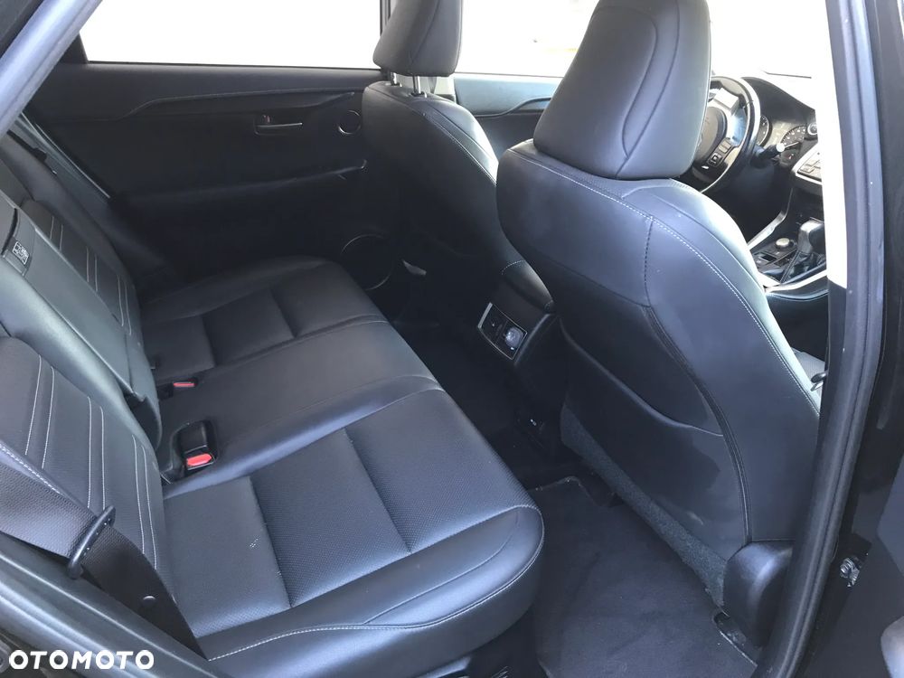 Lexus NX 200t Prestige AWD - 10