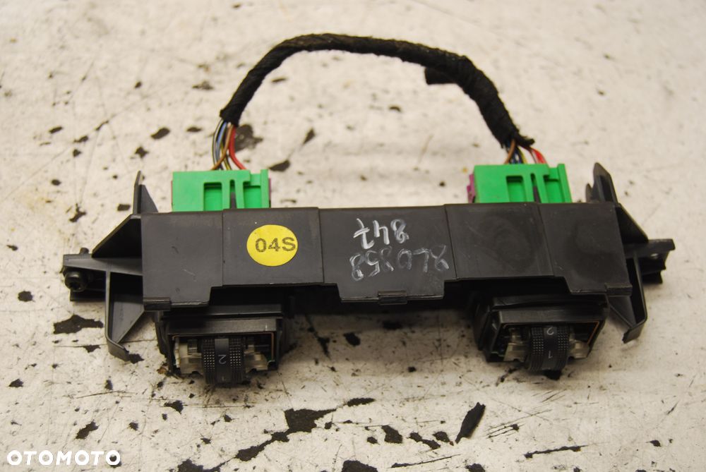 PRZEŁĄCZNIK GRZANIA FOTELA 8L0858847 AUDI A3 8L LIFT - 4