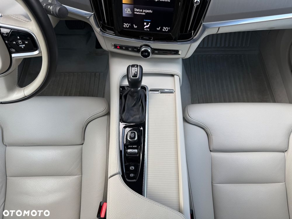 Volvo S90 D4 SCR Momentum Pro - 23