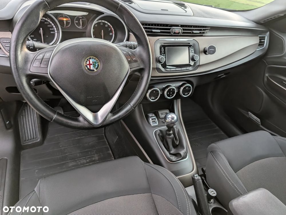 Alfa Romeo Giulietta 1.4 TB Distinctive - 17