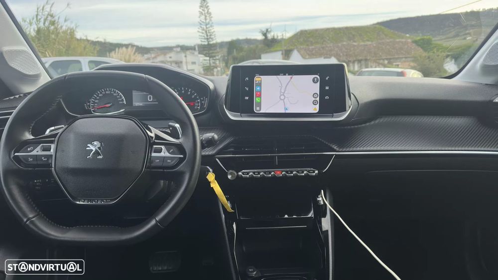 Peugeot 208 1.2 PureTech Allure EAT8 - 8