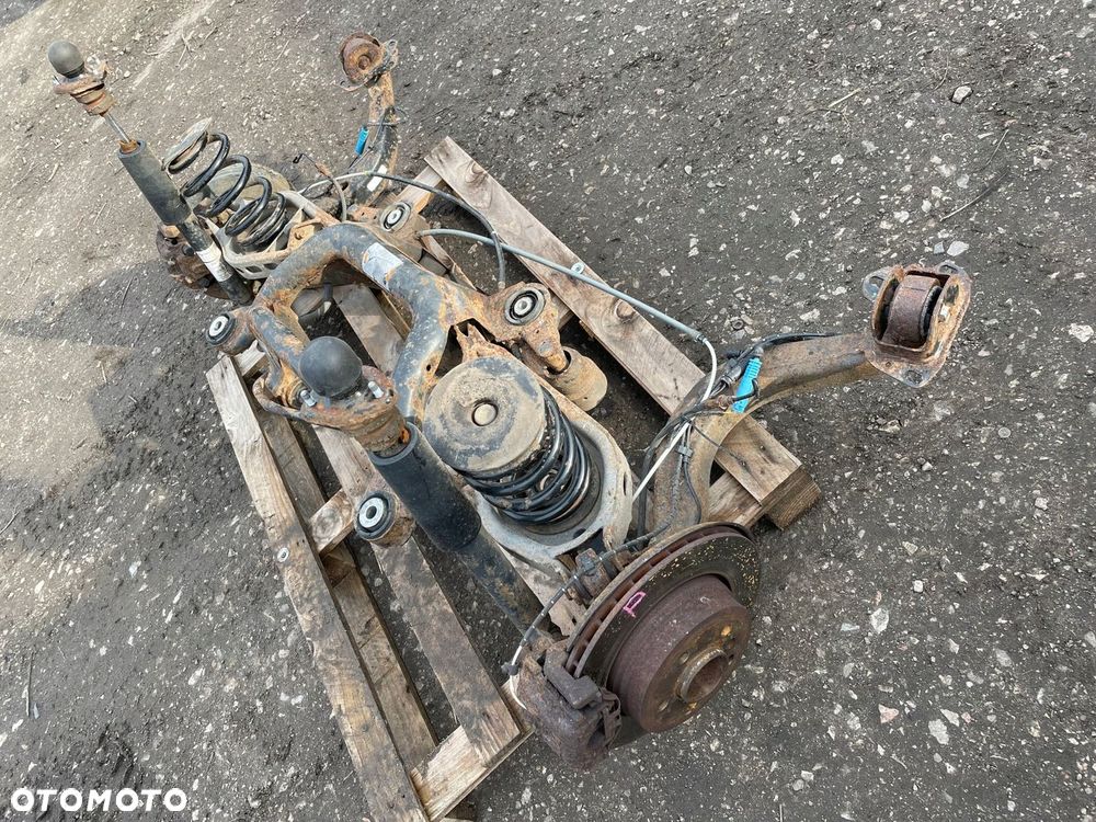 BMW X3 E83 zawieszenie belka wozek wahacze sprezyny tyl 2.0 D KPL - 10