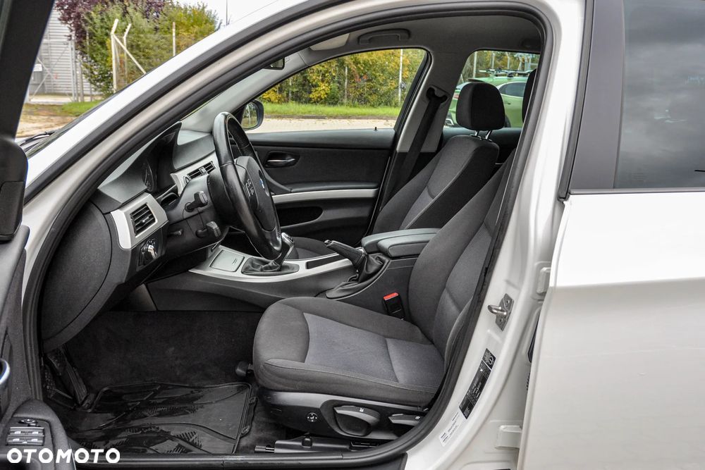 BMW Seria 3 320d xDrive - 7