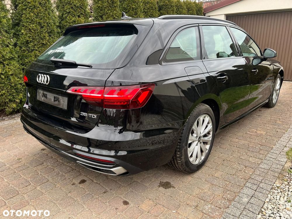 Audi A4 Avant 35 TDI Sport S tronic - 2