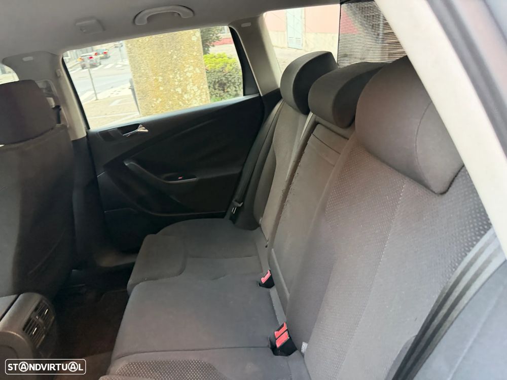 VW Passat Variant 2.0 TDi 4M Trend Pack - 13