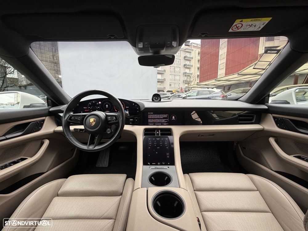 Porsche Taycan Cross Turismo 4 - 26