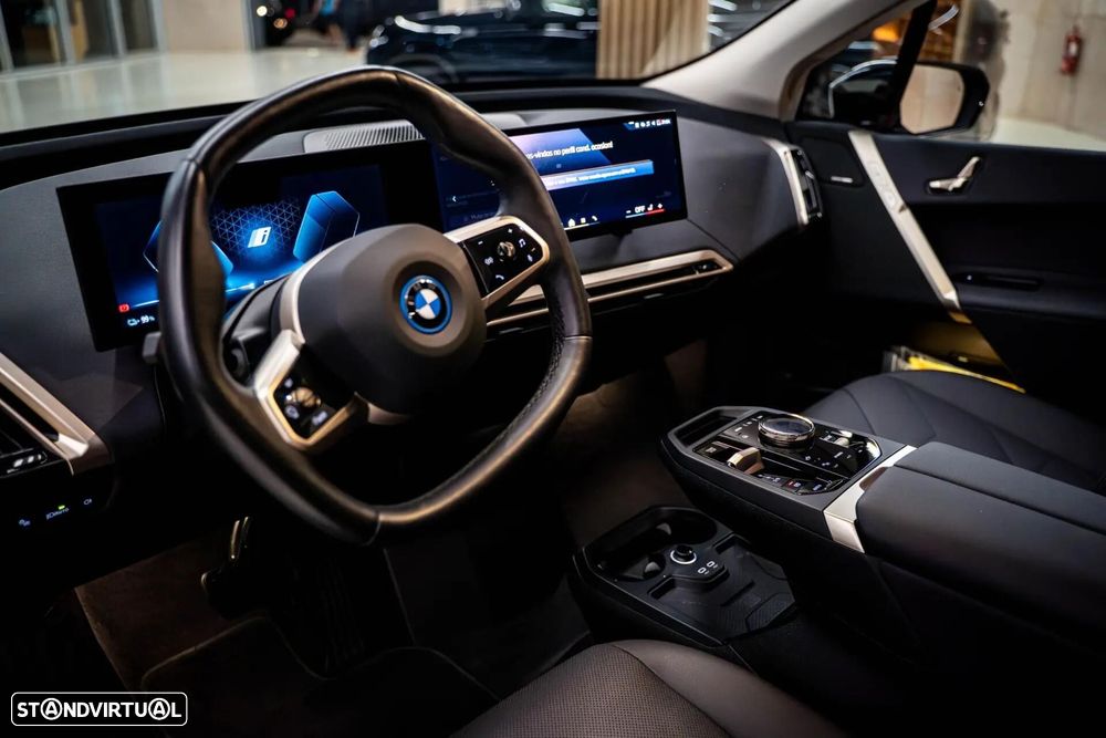 BMW iX xDrive 40 - 26