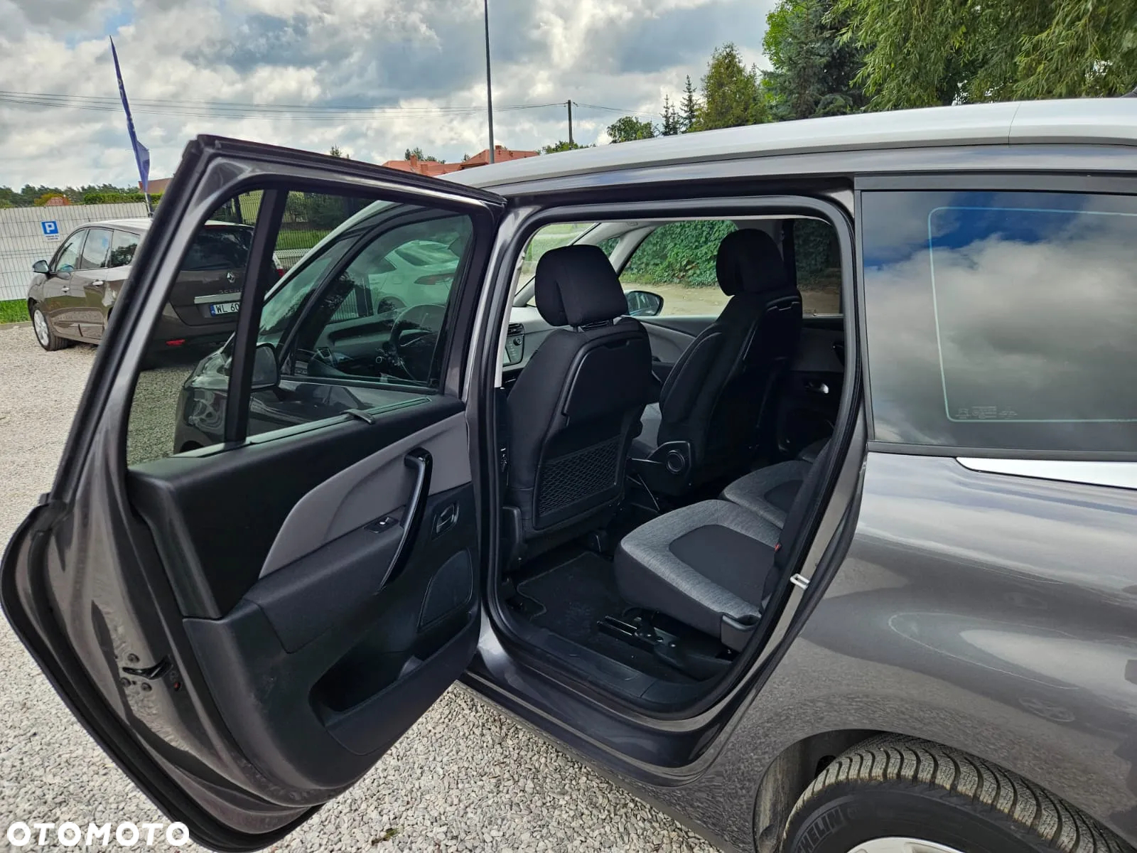 Citroën C4 Grand Picasso e-HDi 115 ETG6 Exclusive - 23