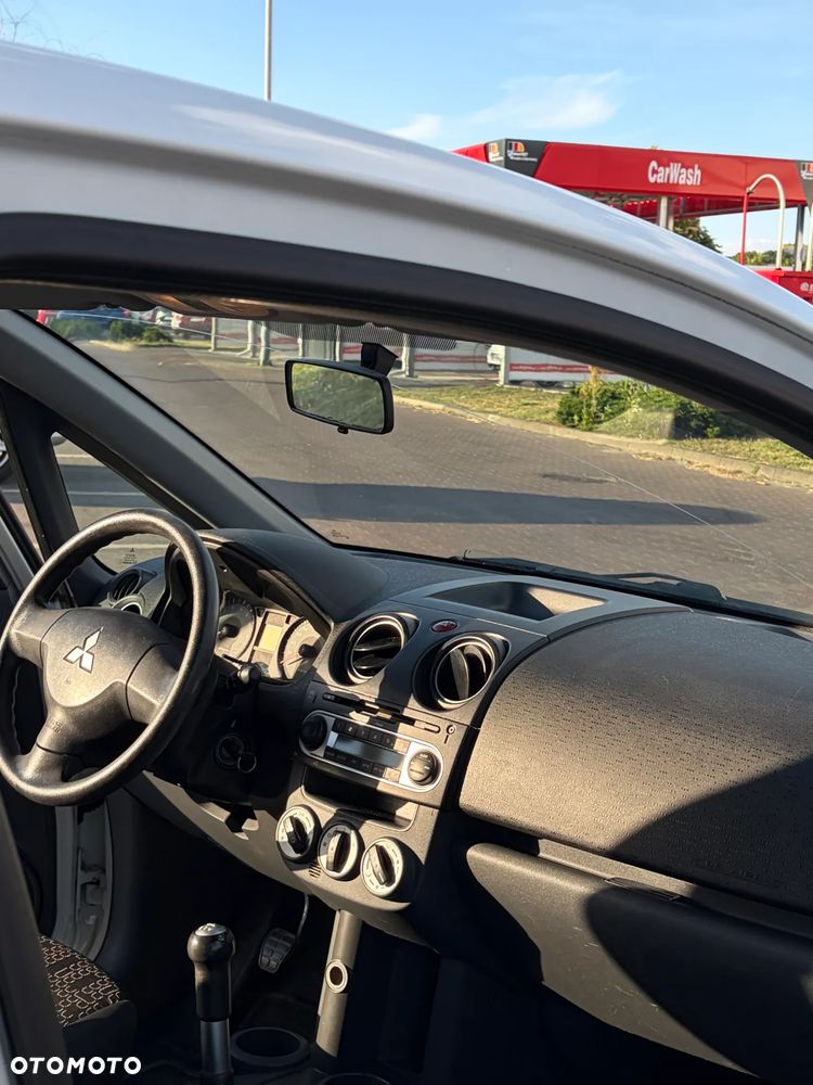 Mitsubishi Colt 1.1 - 12