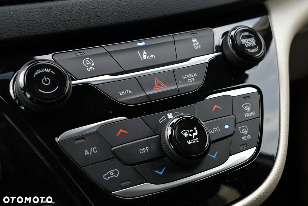 Chrysler Pacifica - 15