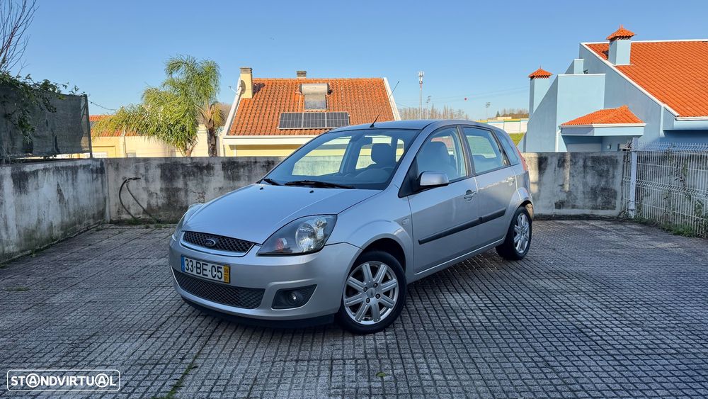 Ford Fiesta 1.25 Ghia - 1