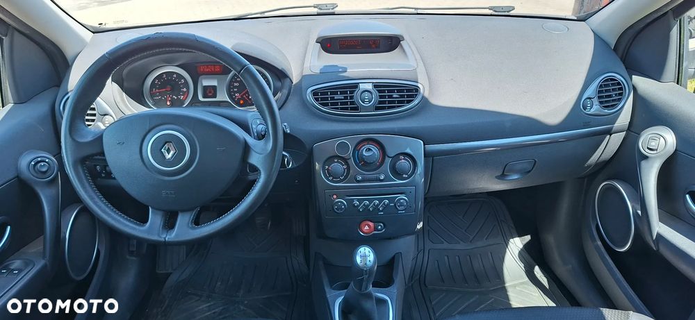 Renault Clio 1.6 16V Expression - 6
