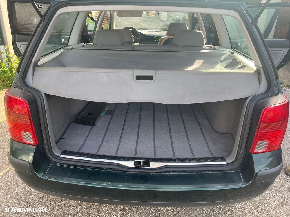 VW Passat Variant 1.9 TDi Confortline - 1