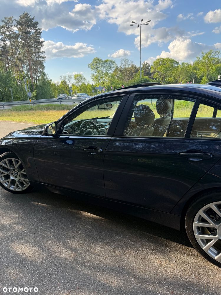 BMW Seria 3 328i xDrive - 9
