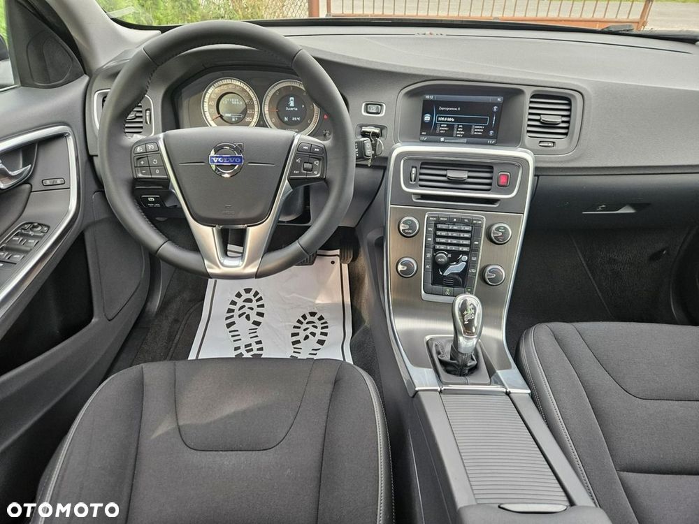 Volvo V60 D4 Geartronic Momentum - 8
