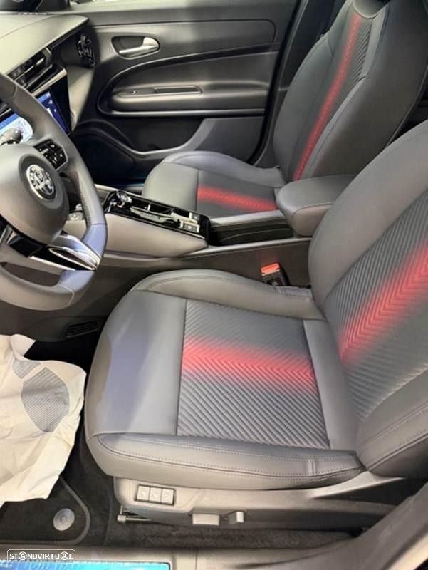 Alfa Romeo Junior 1.2 Q4 eDCT6 - 13