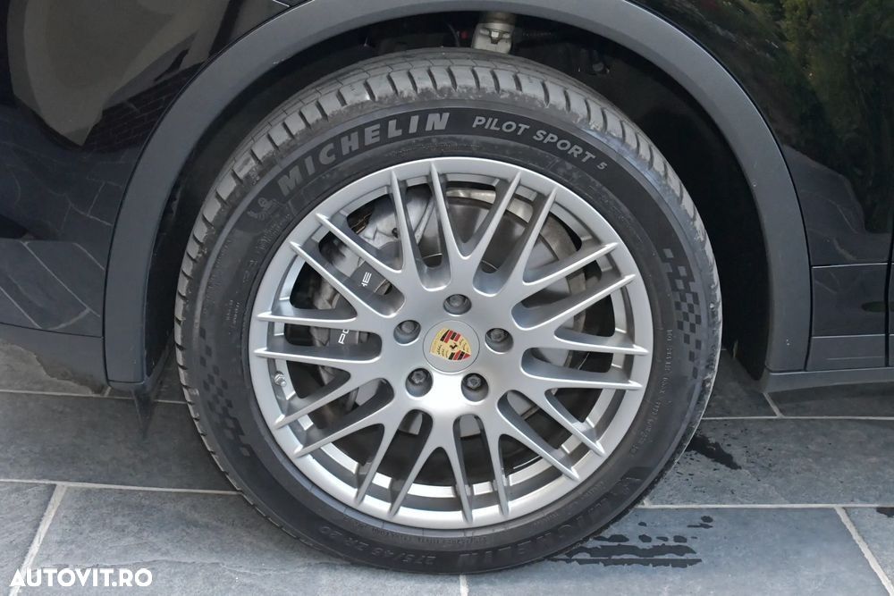 Porsche Cayenne - 10