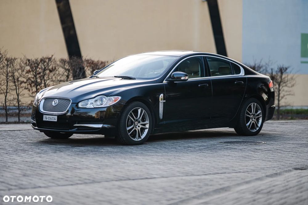 Jaguar XF 2.7 V6 D Premium Luxury - 7