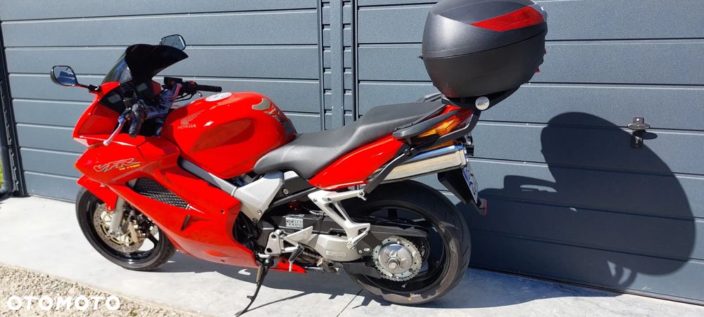Honda VFR - 19