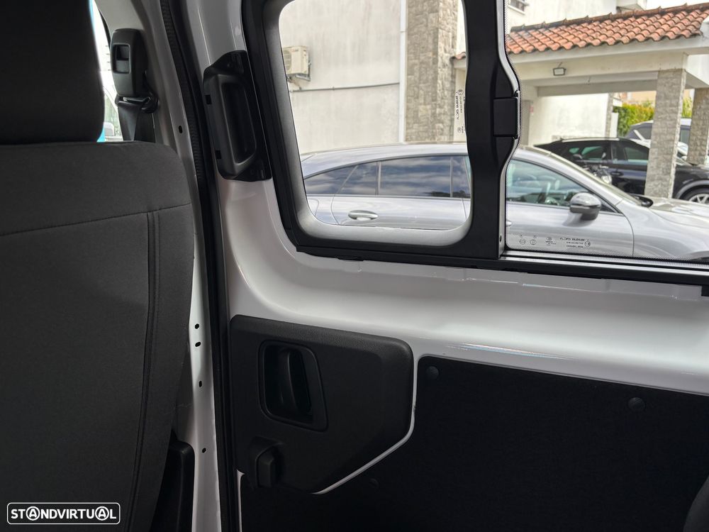 Peugeot e-Expert 75 kWh Semi-Vidrado Premium Long - 16