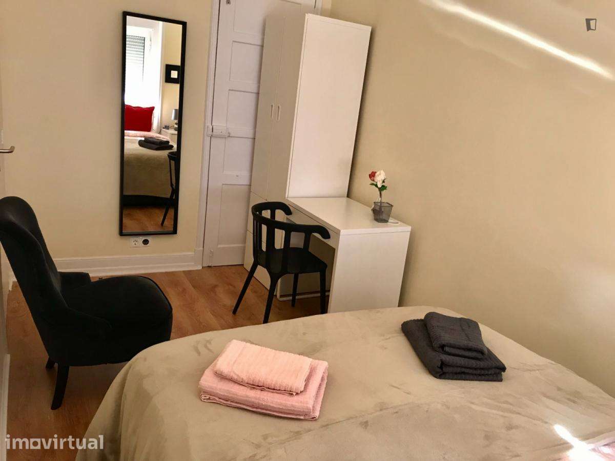 Quarto - localizado em Roma-Areeiro Lisbon - Grande imagem: 3/14