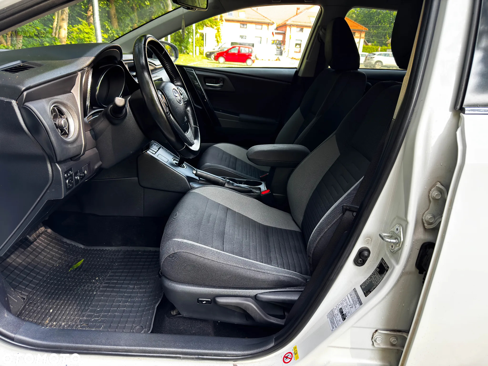 Toyota Auris 1.8 VVT-i Hybrid Automatik Edition S+ - 22
