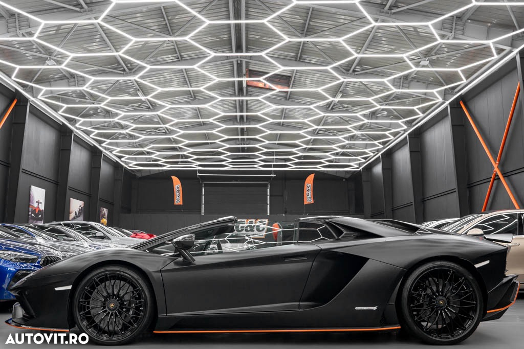 Lamborghini Aventador S Roadster - 27