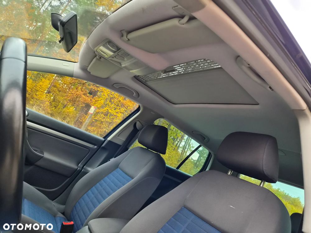 Volkswagen Golf - 30