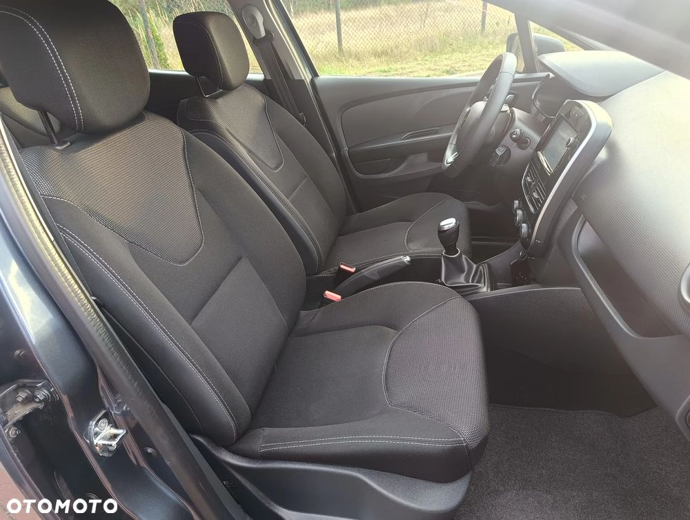 Renault Clio 1.2 16V 75 LIMITED - 14