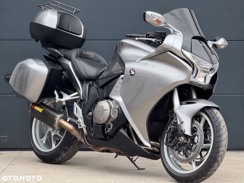 Honda VFR - 1