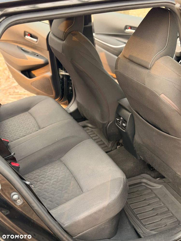 Toyota Corolla - 32
