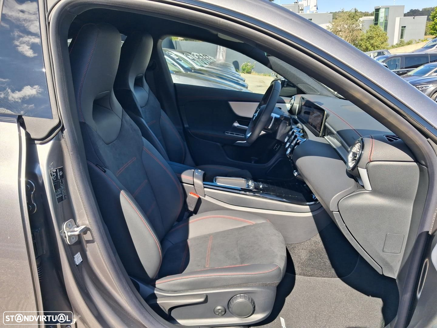Mercedes-Benz CLA 250 e AMG Line - 14