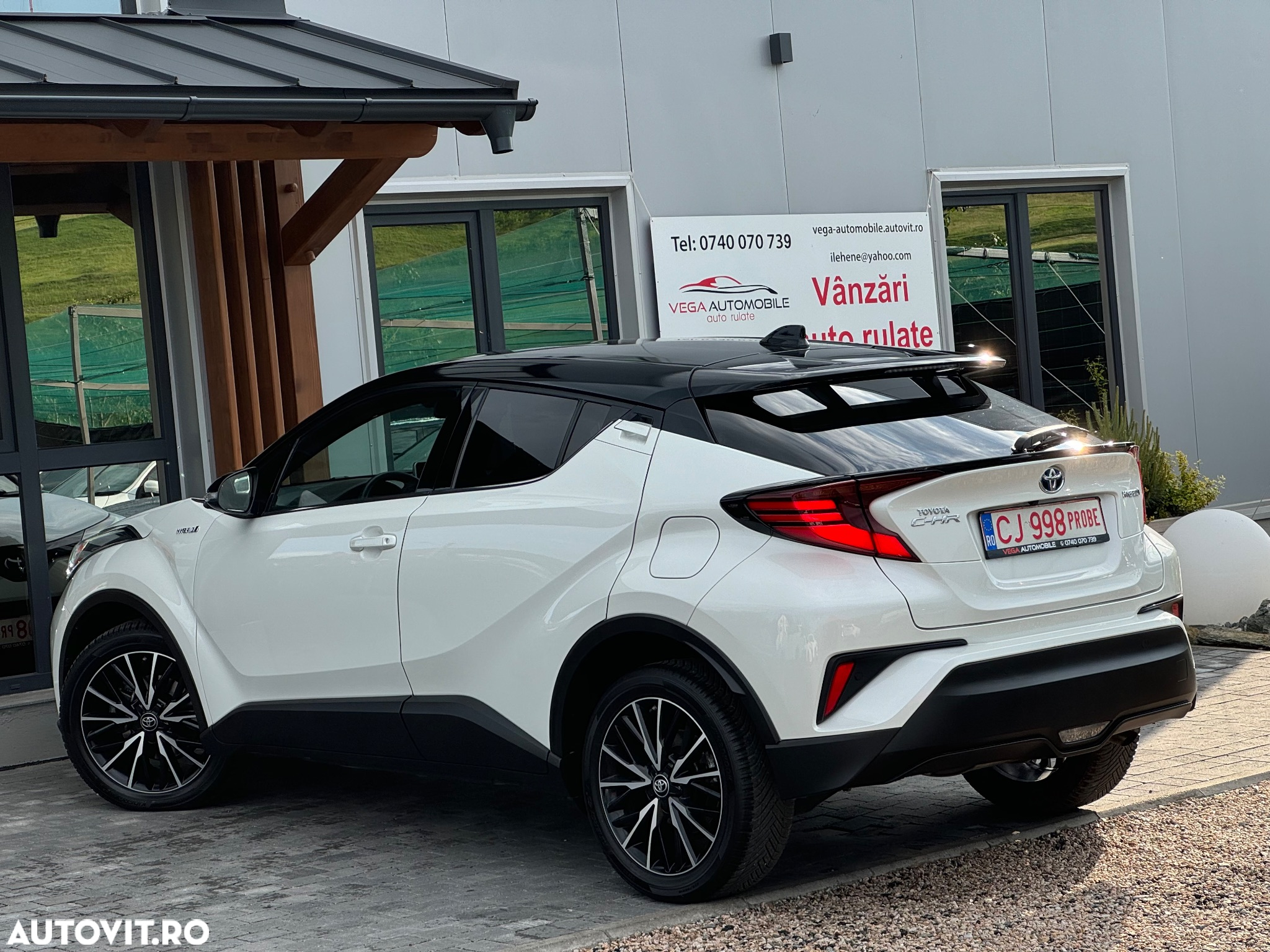 Toyota C-HR 1.8 Hybrid Black&White - 4