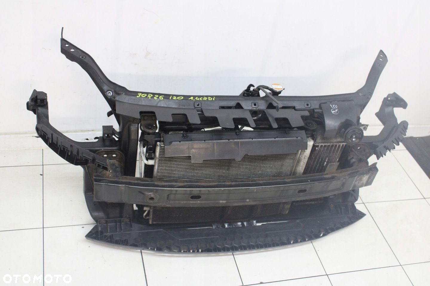 PAS PRZEDNI WZMOCNIENIE CHŁODNICE HYUNDAI i20 2008R- 1.4 CRDI - 2